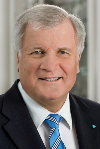 Bayerns guvernør Horst Seehofer med ultimatum til Merkel.