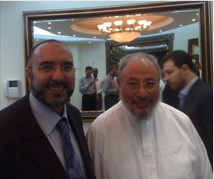 Melioui fra Dif og Amanastiftelsen i hyggelig passiar med Brorskapets åndelige leder, Yusuf al-Qaradawi. Foto han selv la ut på Facebook i 2014.