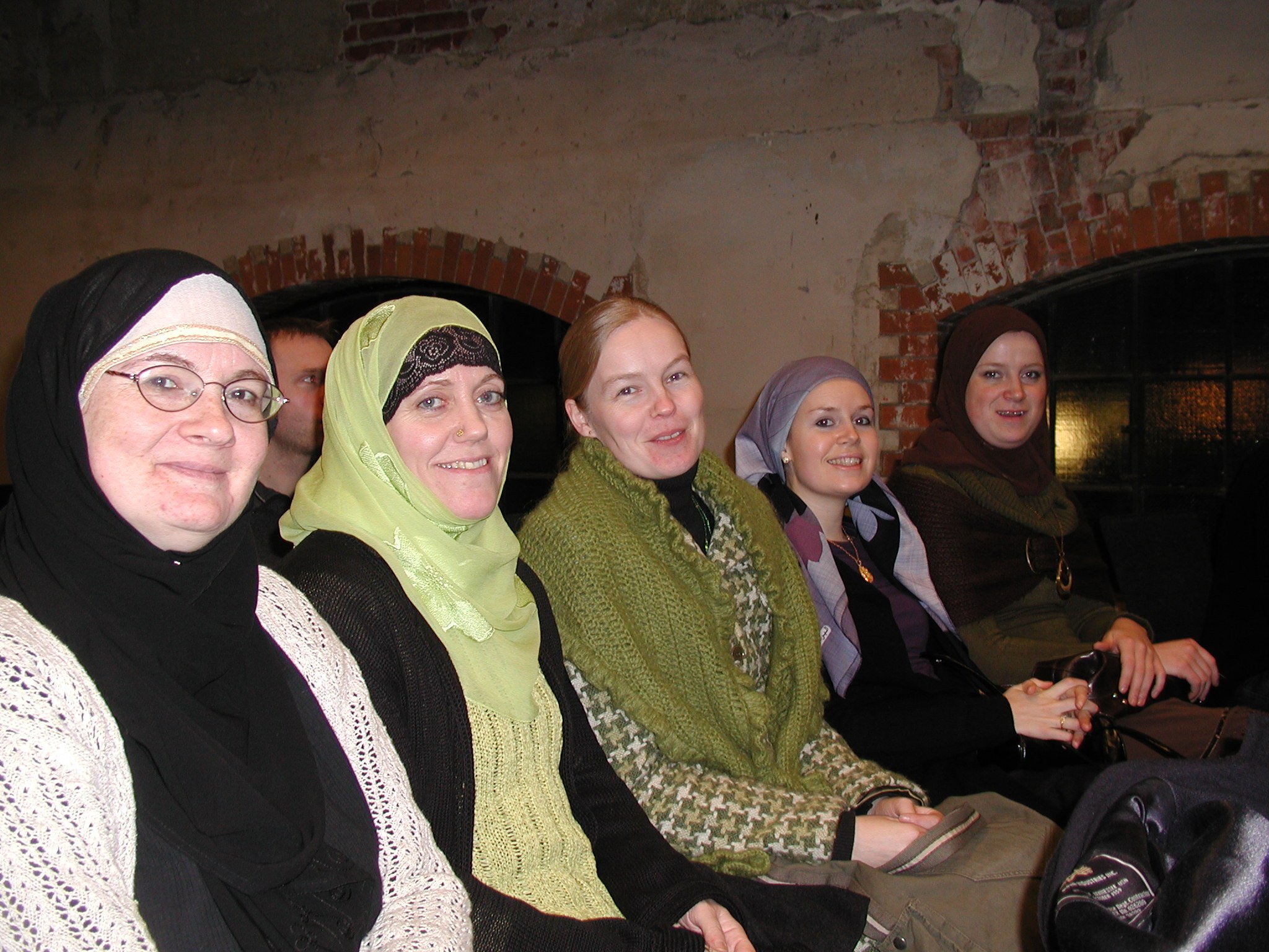 Noen av dem som var tilstede under presentasjonen av burkinien i 2006. Nummer to fra venstre er Linda Noor (i dag Minotenk, stiftet av Abid Raja)