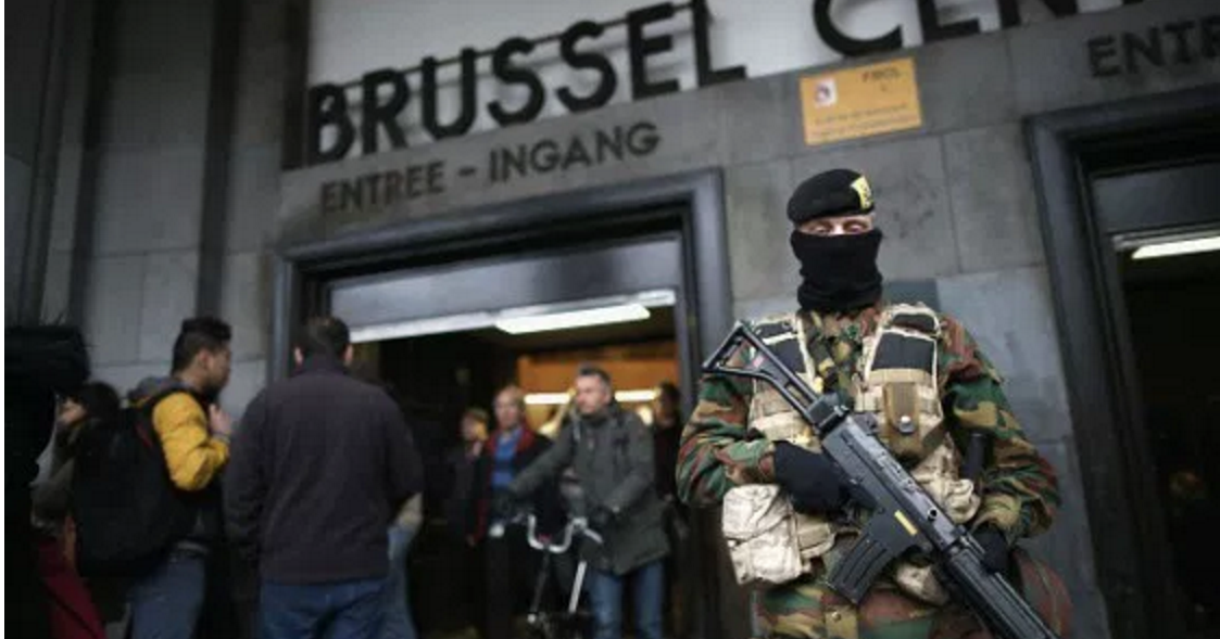 Flyplassen i Brussel: En terrormistenkt arresteres daglig