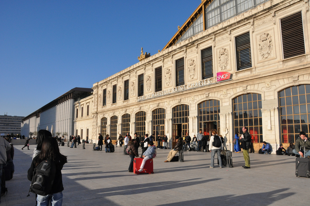 Turister angrepet med syre i Marseille