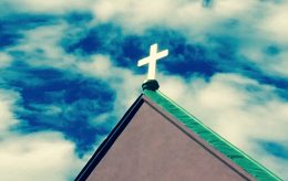 Tre trossamfunn mister medlemmer i Norge: færre statskirkekristne, jøder og bahaier