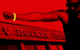 Røyken vgs skal forebygge vold med «Slåssing er teit»-armbånd