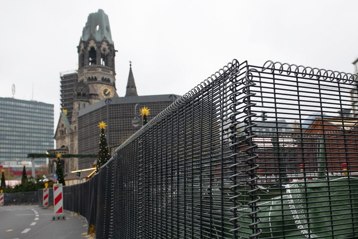 Terrorens tid: Julemarked bak barrikader
