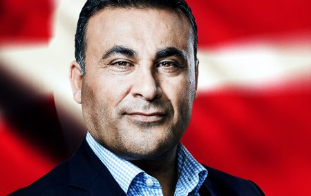 – Frankrike er i krig med seg selv