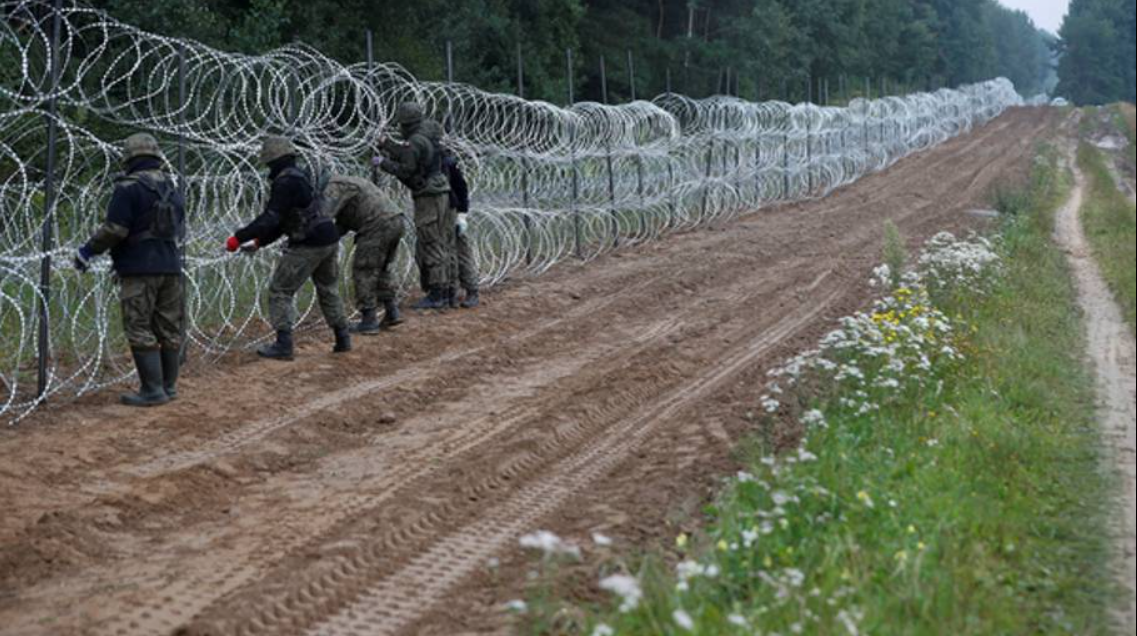Stormer grensen til Polen – bevæpnede soldater satt inn