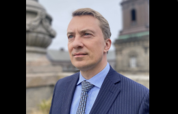 Vil gå gjennom alle tildelte statsborgerskap siste 20 årene